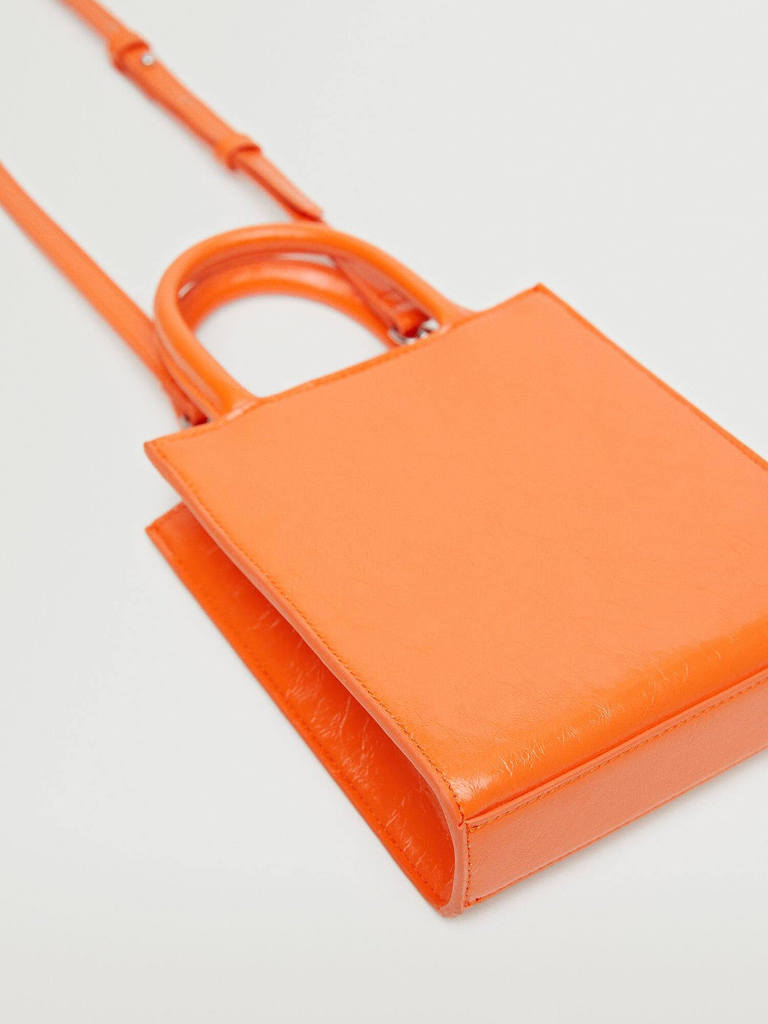 MANGO - Handbag - Women Structured Handheld Bag - Orange - 76b0f69b-ad13-42f4-aedf-73079e54de1f1668512666823-MANGO-Orange-Solid-Structured-Handheld-Bag-with-Detachable-S-4