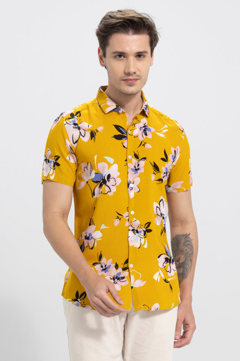 Snitch - Tshirts - Garden Viola Shirt - Yellow - Augusto_23rdFeb286_1800x1800_03b2a252-afd7-4f0f-85c0-0fc43ebba1da