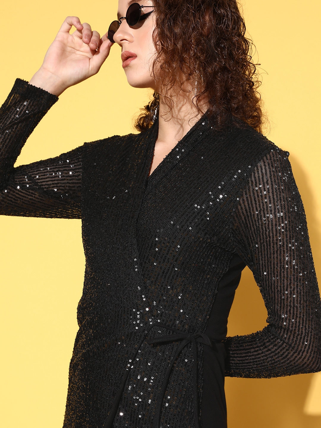 Berrylush - Dress - Gorgeous Sequin Dress - Solid Black - fbc0fdb2-a700-44e6-a846-5ca82f026a021665644126125-SASSAFRAS-Women-Dresses-7201665644125725-3